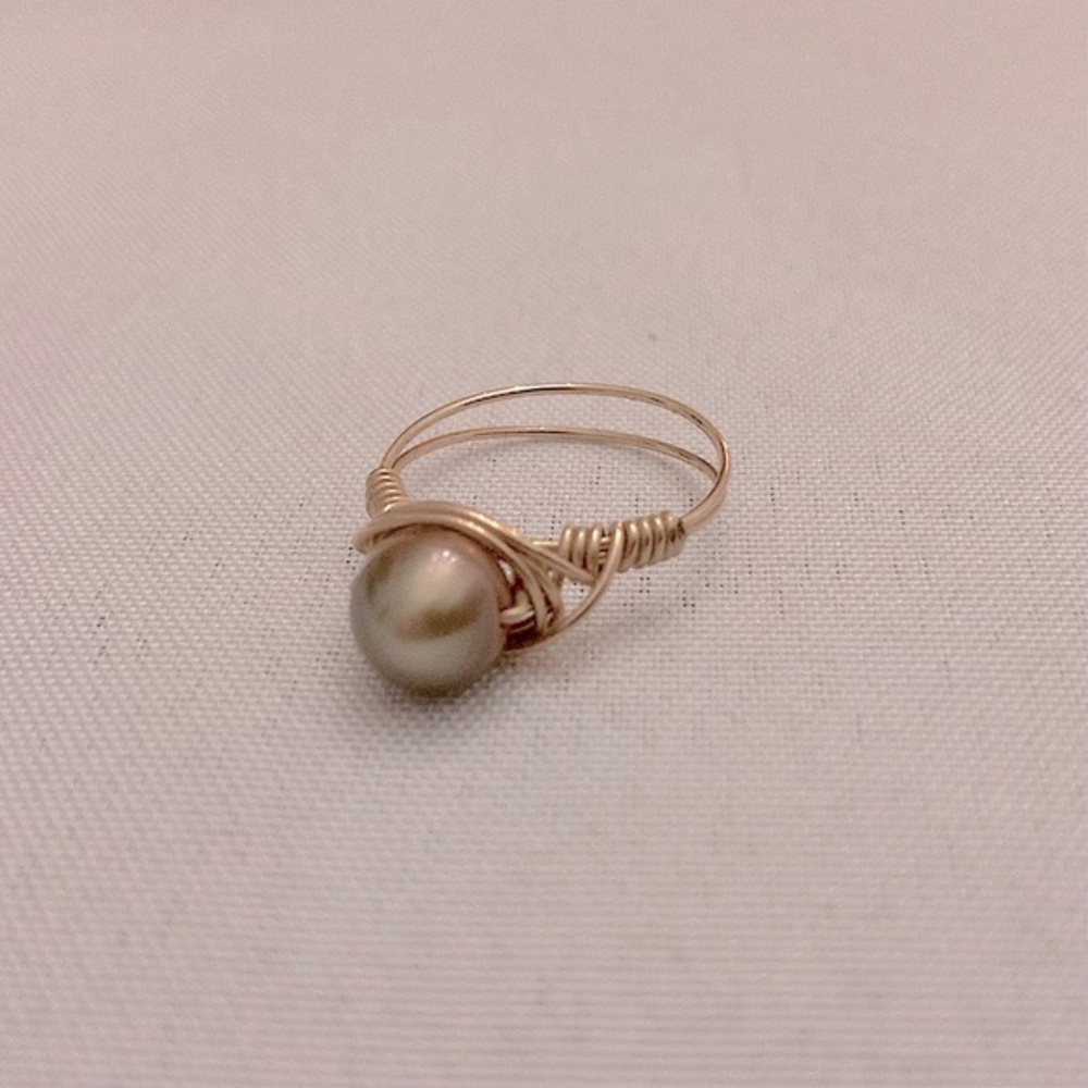 Gold Wire Pearl Ring - Elegant Women’s Ring